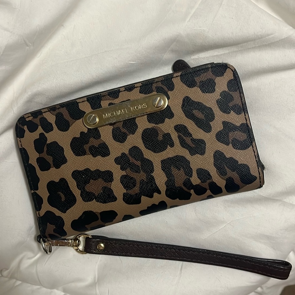 Michael Kors wristlet wallet